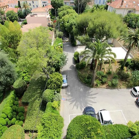 Le Balmoral Sea View Apartment Cannes
