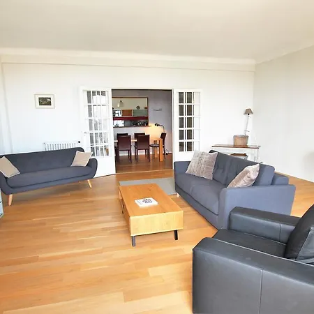 Le Balmoral Sea View Apartment *